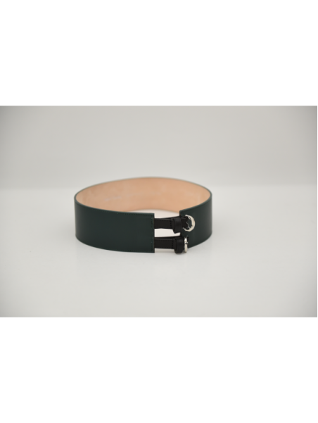 Une ceinture taille haute .