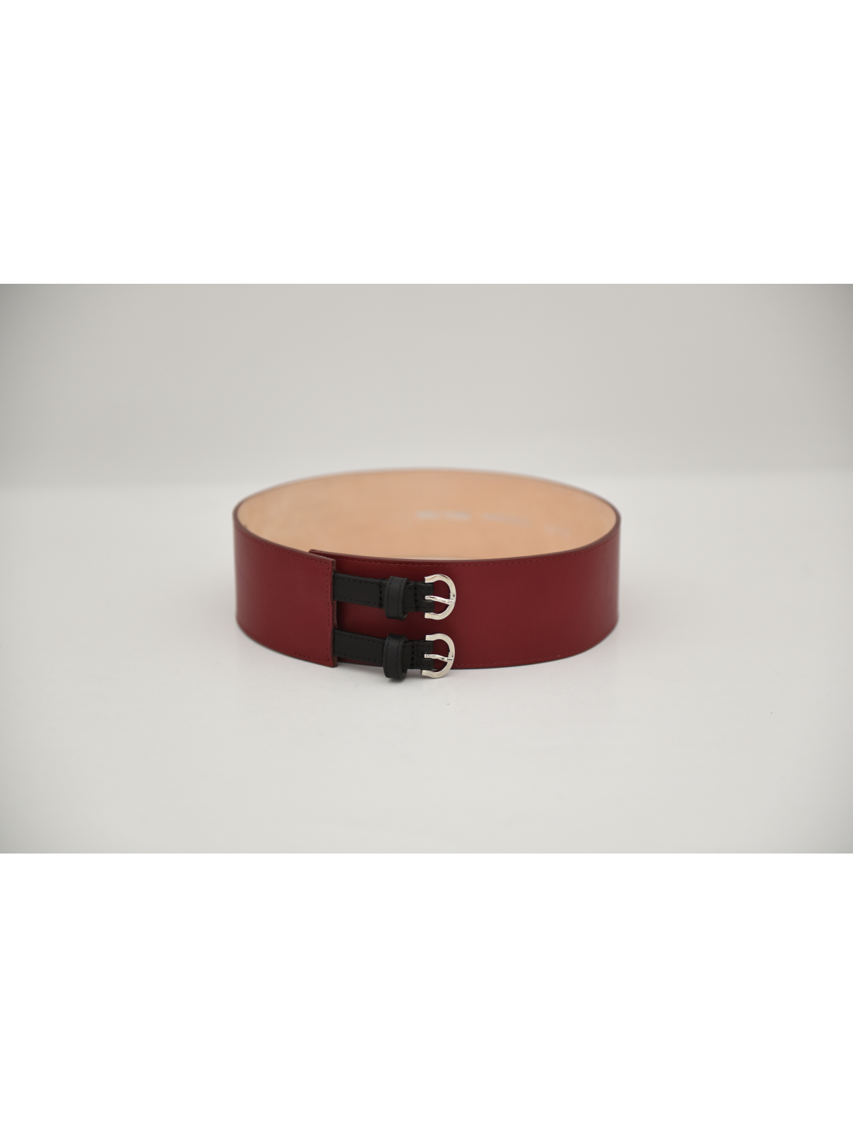Une ceinture taille haute .